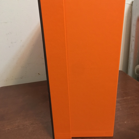 Hermes Brand New Empty Box for Tote Bag or Shoe. Dimensions 14x11x5 - Picture 4 of 14